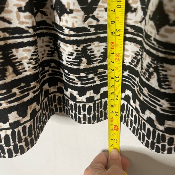 Donna Ricco Black and Cream Geometric Midi Dress - Picture 7 of 9